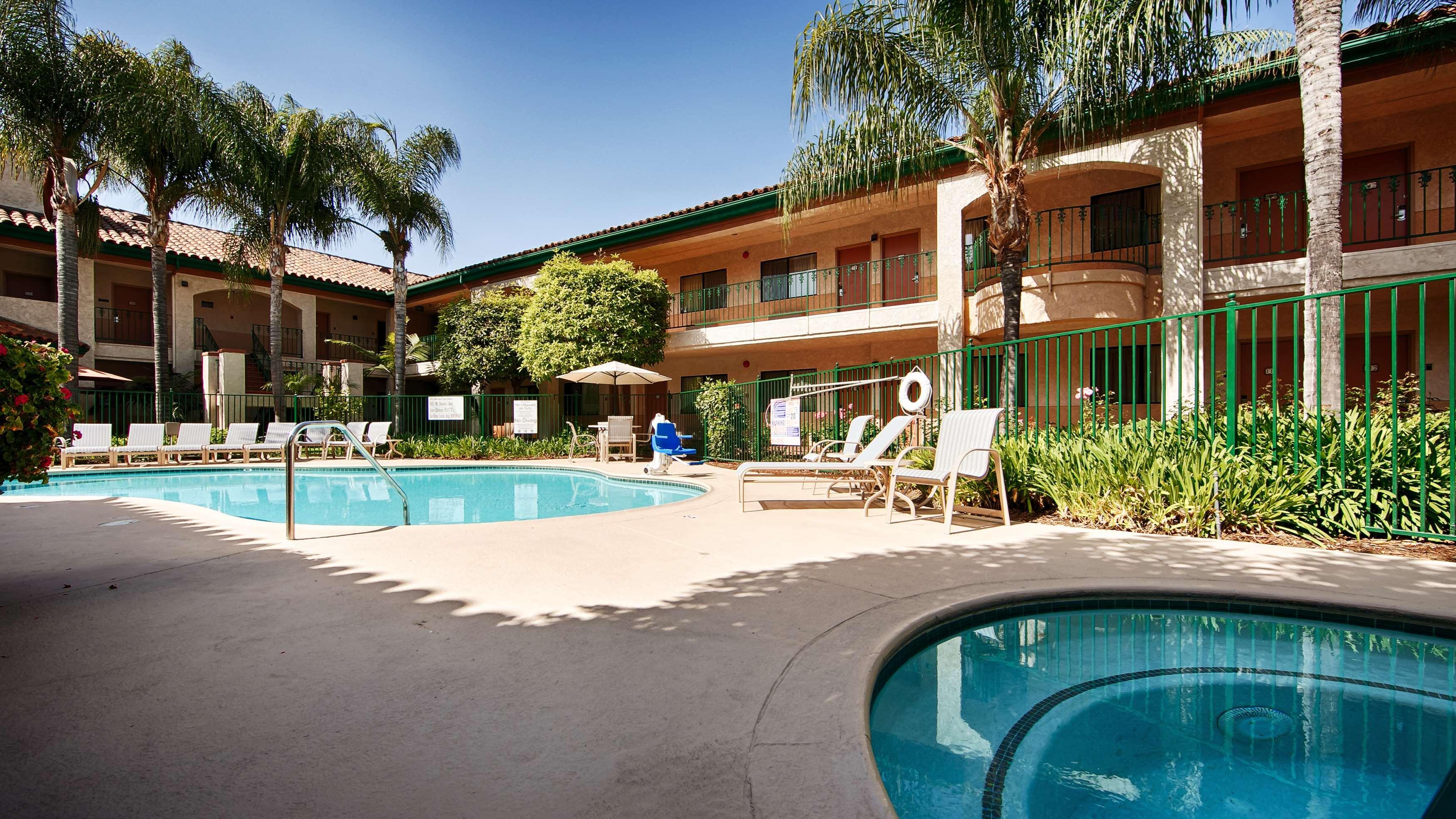 Best Western San Dimas Hotel & Suites Exterior foto